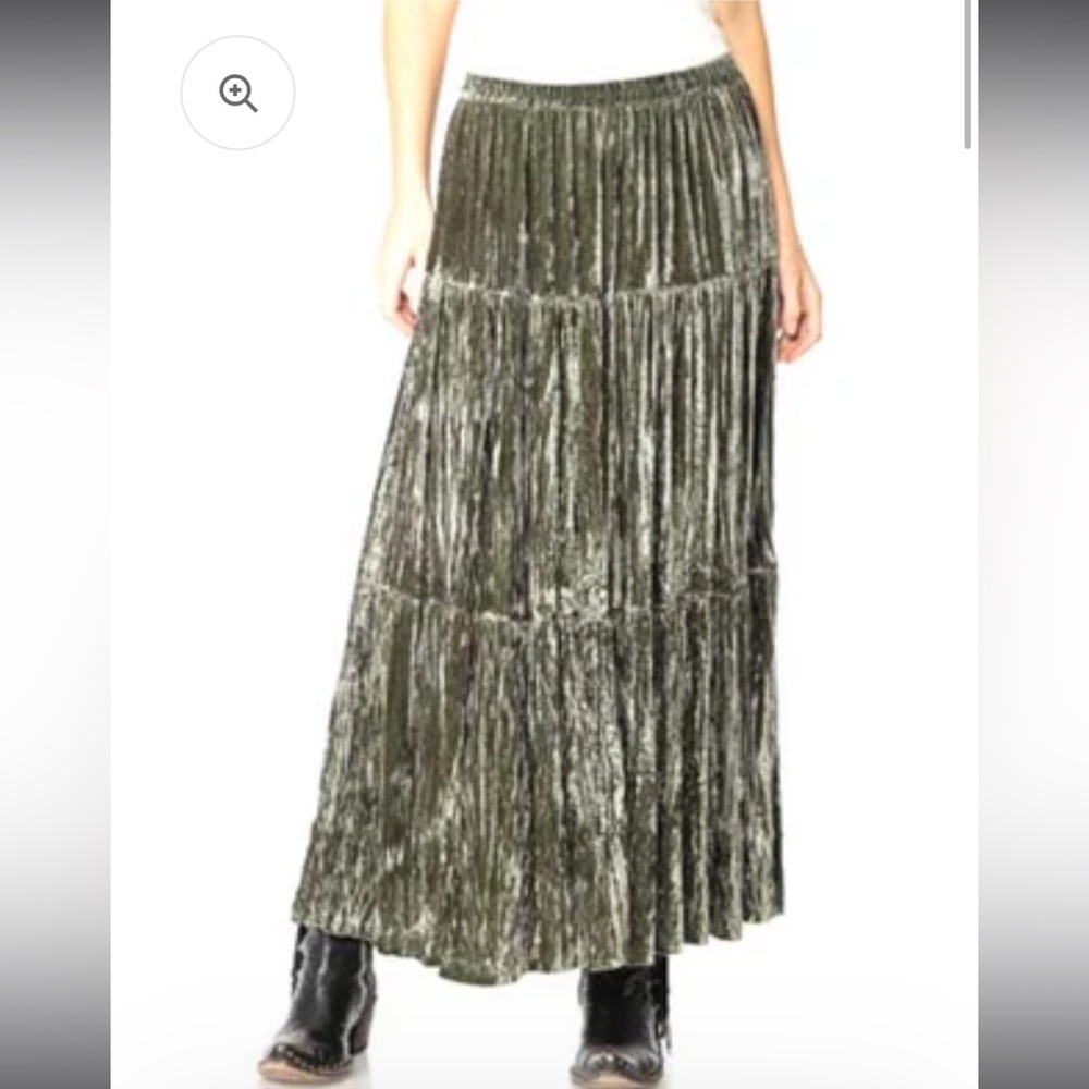 Double D Ranch Green Velvet Tiered Wide Leg Pants Medium